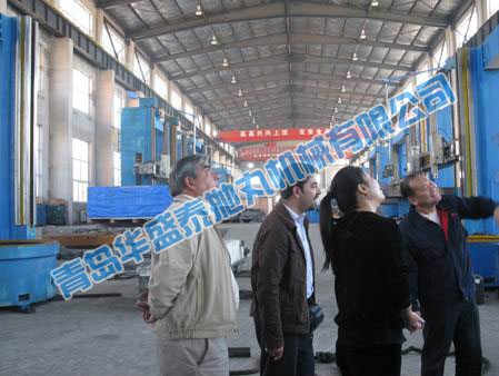 國外客戶來我公司參觀考察拋丸機 國外客戶來我公司參觀考察p拋丸機