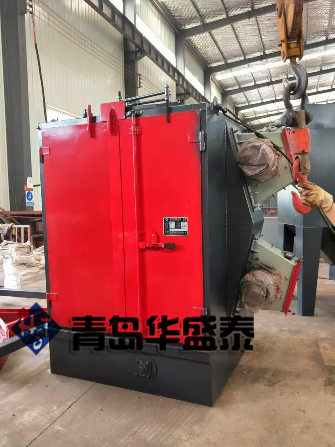 發往福州福清市376吊鉤式拋丸機發貨現場圖