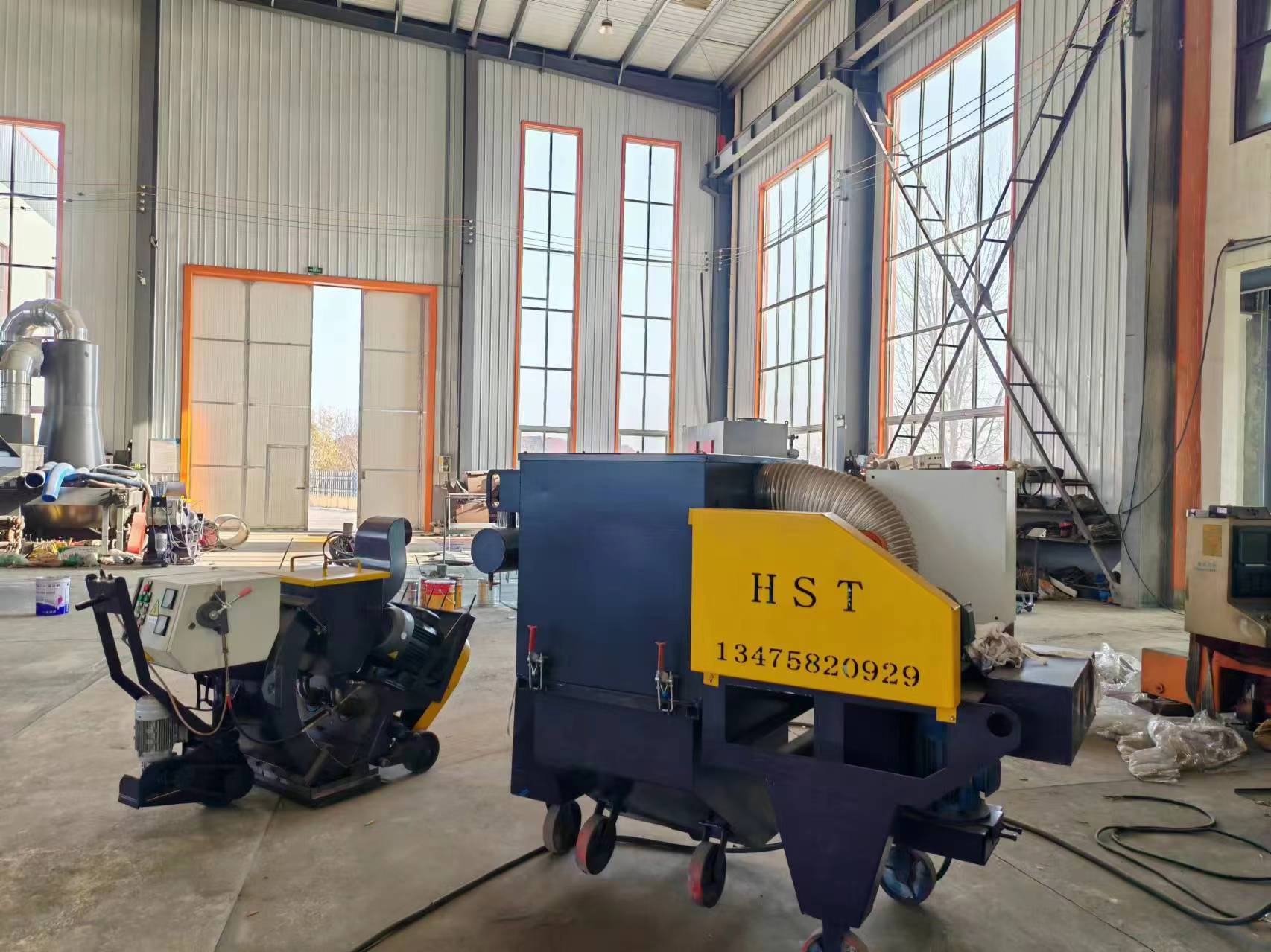 鋼板拋丸打砂機(jī)_拋丸鋼板砂機(jī)打磨視頻_鋼板拋丸機(jī)視頻