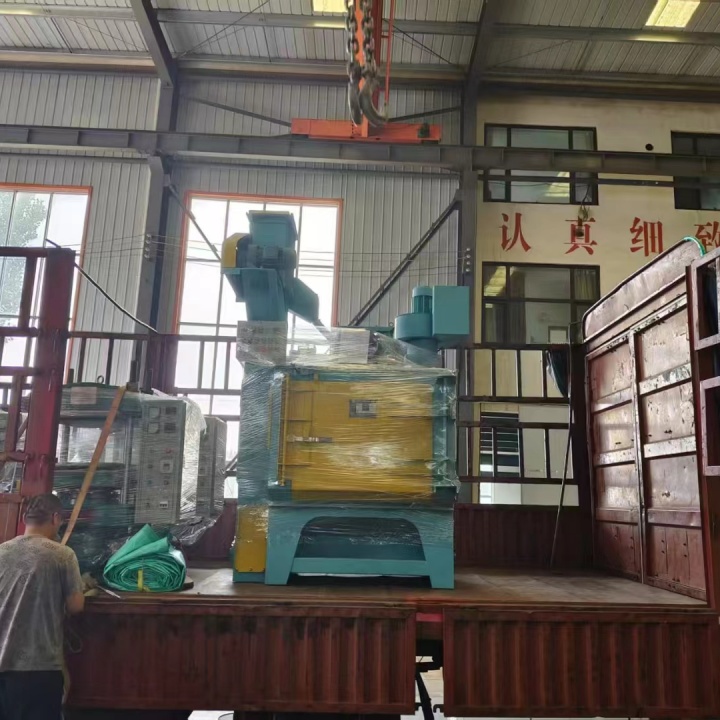 家具產(chǎn)品拋丸打砂機_拋丸砂廠家_拋丸機和打砂機是一種設(shè)備嗎