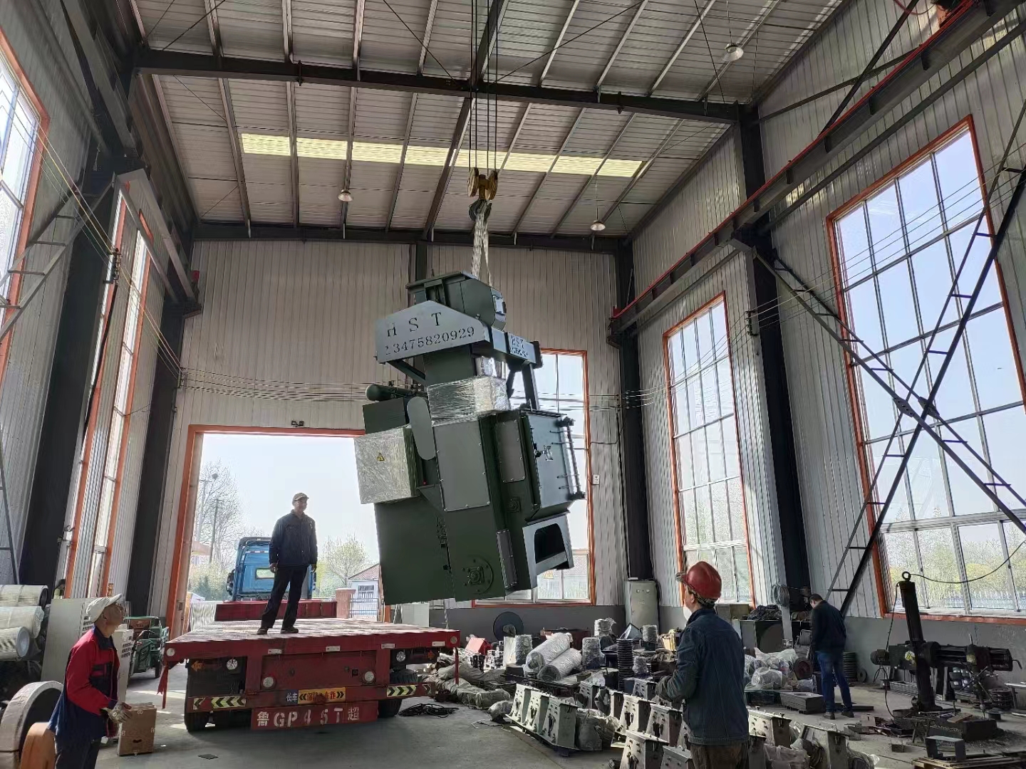 挖掘機(jī)除銹機(jī)_偷挖掘機(jī)鏟atm機(jī)_拋丸除銹