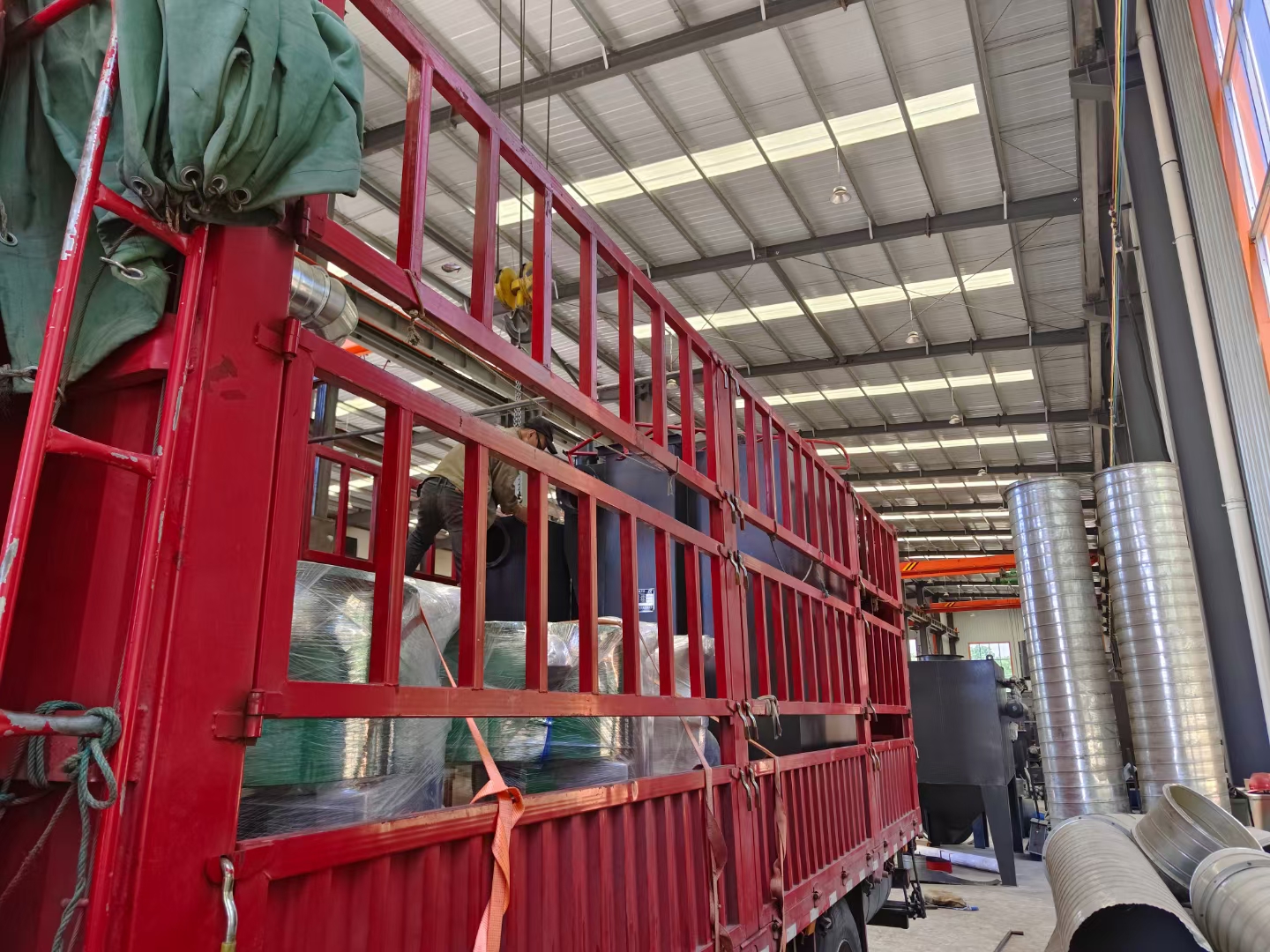 履帶式沙灘清理車_履帶通過打砂清理機_履帶式清砂機