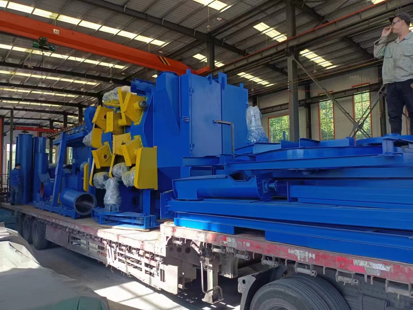 鏈條式除砂機_懸鏈除銹砂連續機打磨視頻_連續懸鏈打砂除銹機
